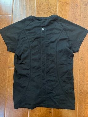 Lululemon Black Short Sleeve swiftly top